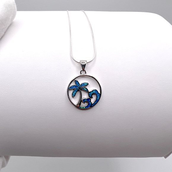 .925 Sterling Silver Waves and Palm Tree Necklace - Picture 8 of 16